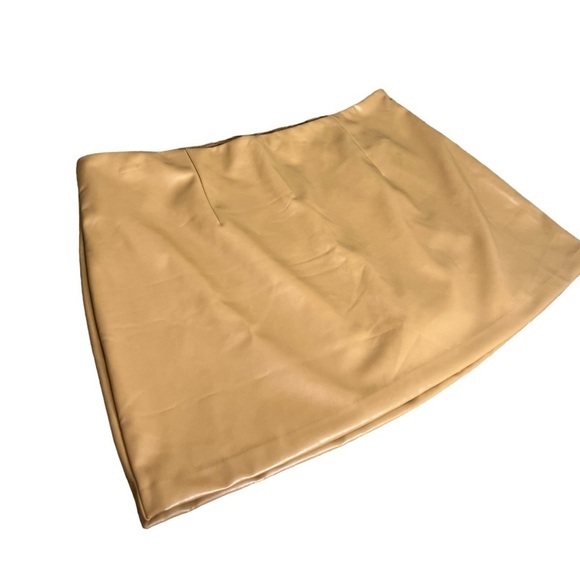 Abercrombie & Fitch Vegan Leather Mini Skirt - Picture 3 of 10